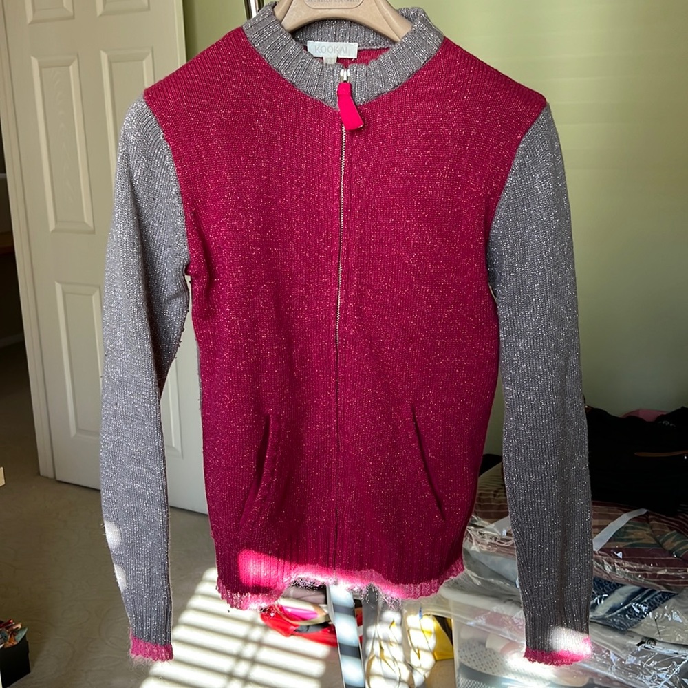 Kookai lady lamb wool sweater. Silver and fuchsia shell. Smart causal.